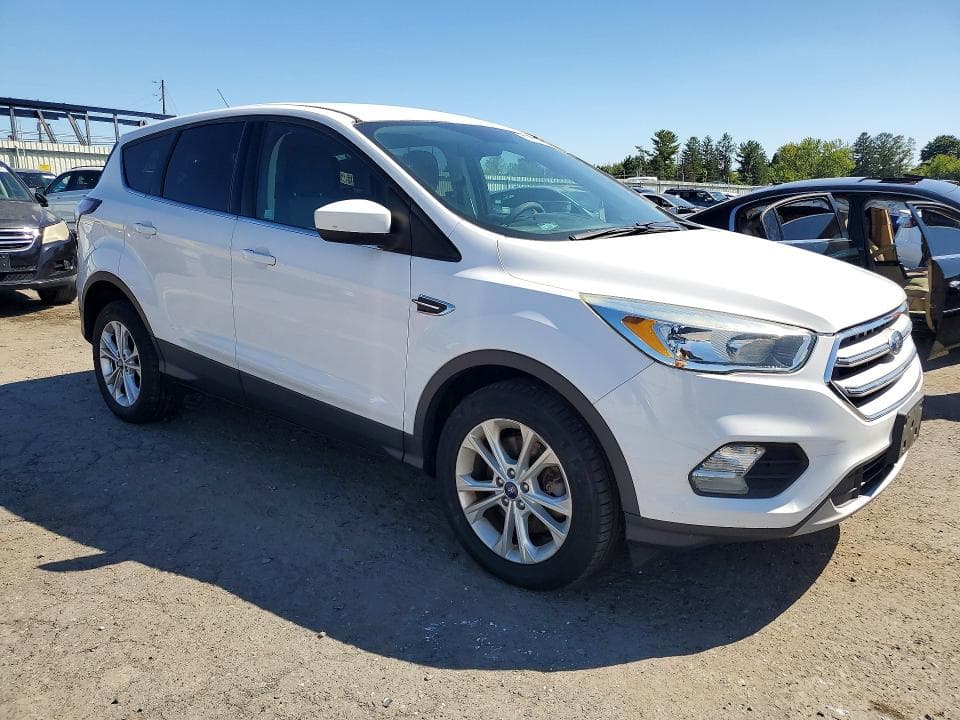 2017 FORD ESCAPE SE 4