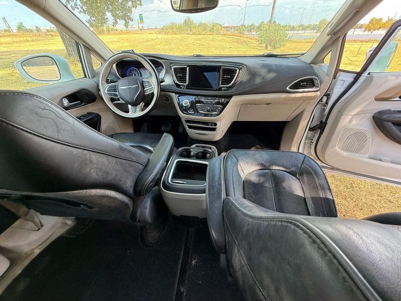 2018 CHRYSLER PACIFICA LIMITED 9
