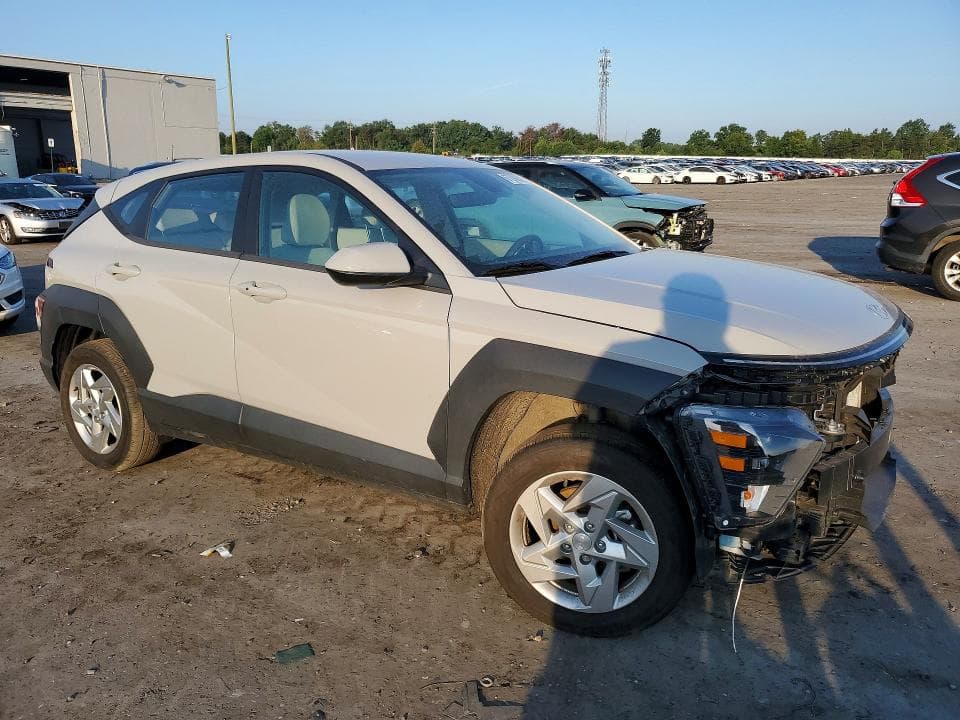 2025 HYUNDAI KONA SE 4