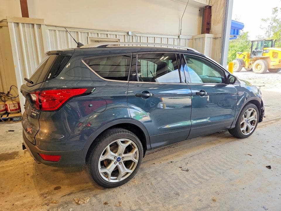 2019 FORD ESCAPE TITANIUM 3