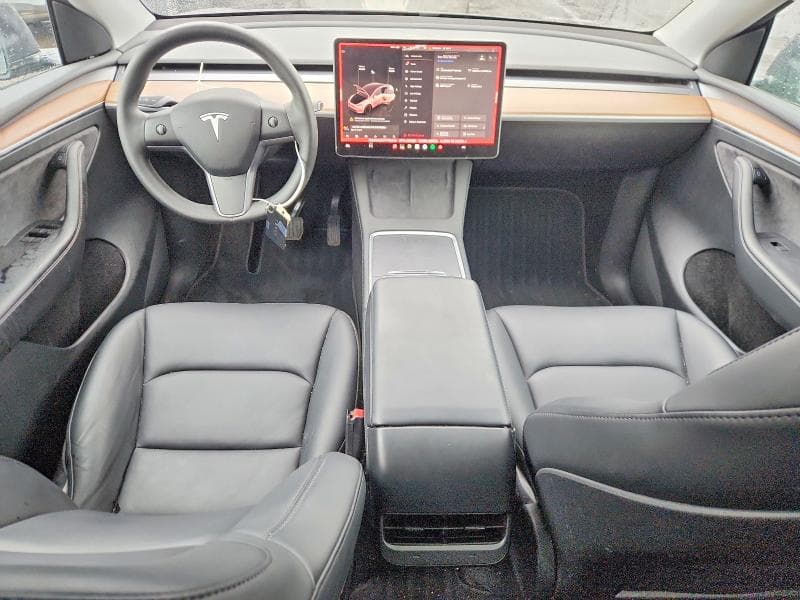 2023 TESLA MODEL Y 8