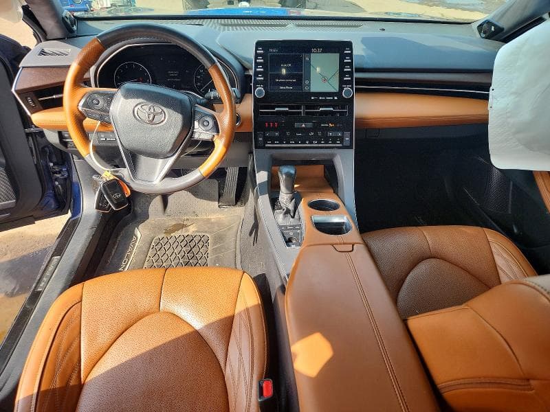 2019 TOYOTA AVALON LIMITED 8