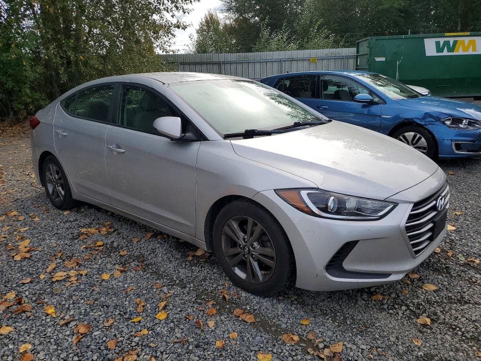 2017 HYUNDAI ELANTRA SE 4