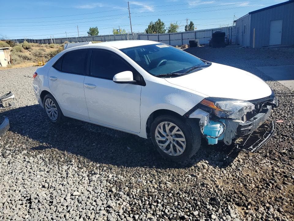 2017 TOYOTA COROLLA LE 4