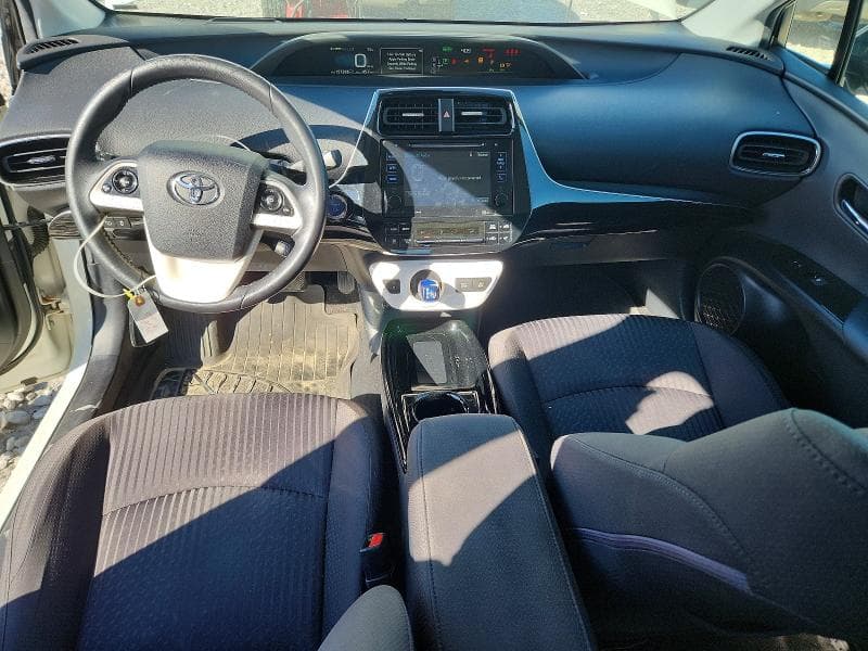 2017 TOYOTA PRIUS THREE 8