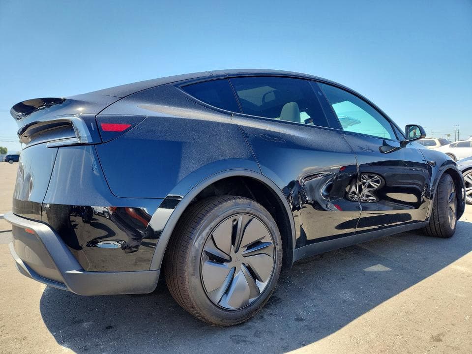 2026 TESLA MODEL Y 3