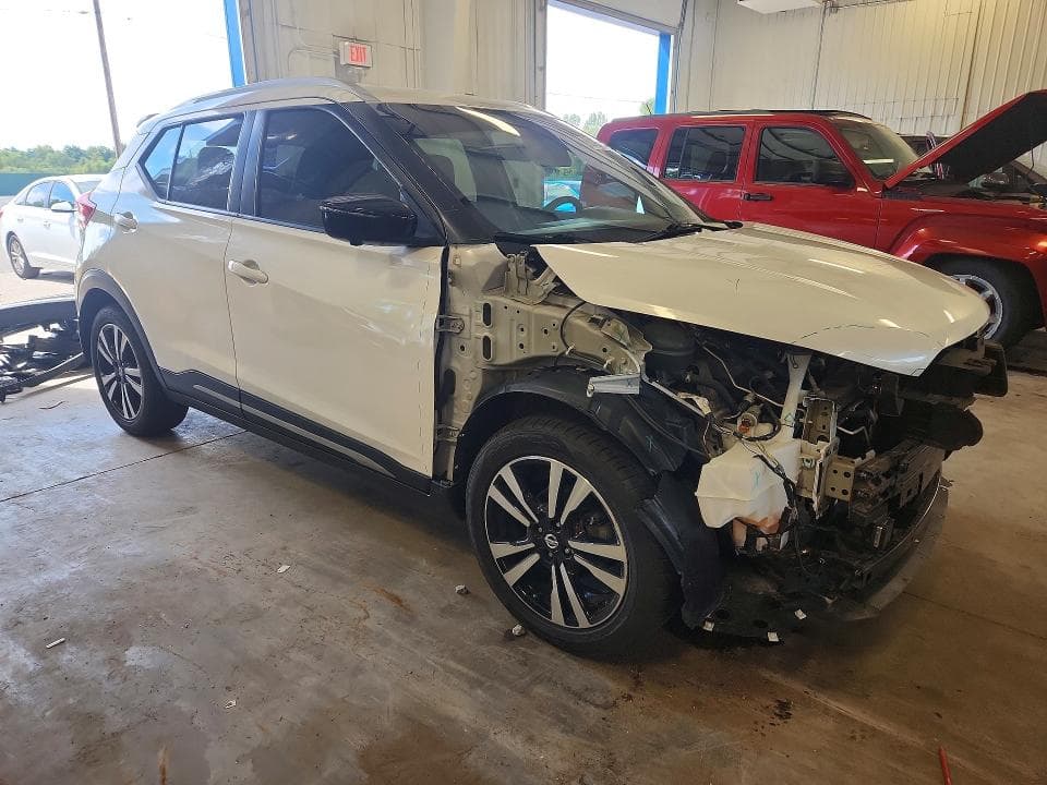2019 NISSAN KICKS SR 4