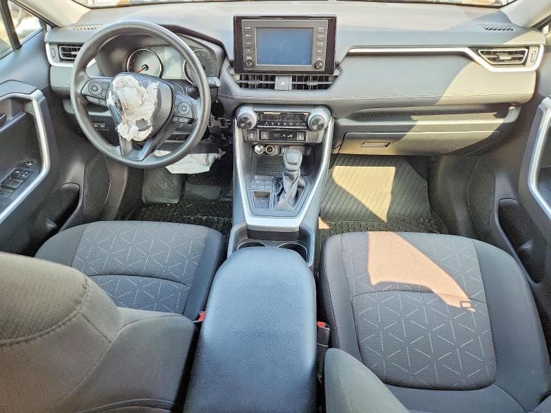 2019 TOYOTA RAV4 LE 8