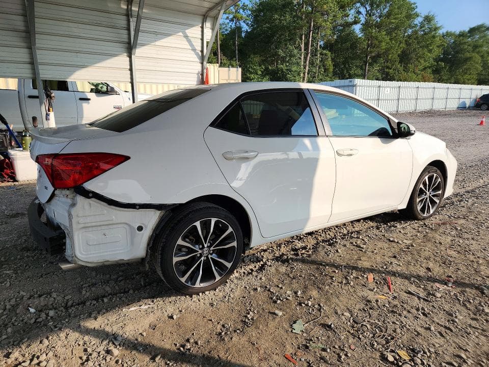 2019 TOYOTA COROLLA SE 3