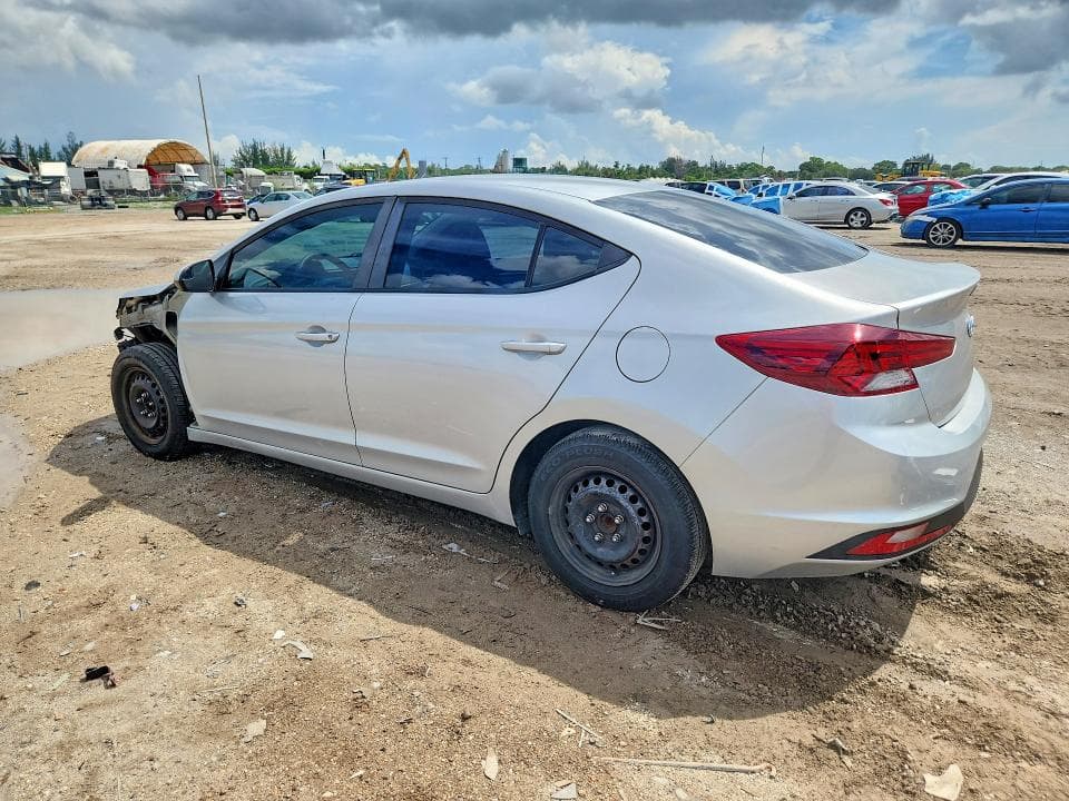 2019 HYUNDAI ELANTRA SE 2