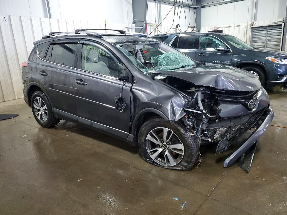 2017 TOYOTA RAV4 XLE 4