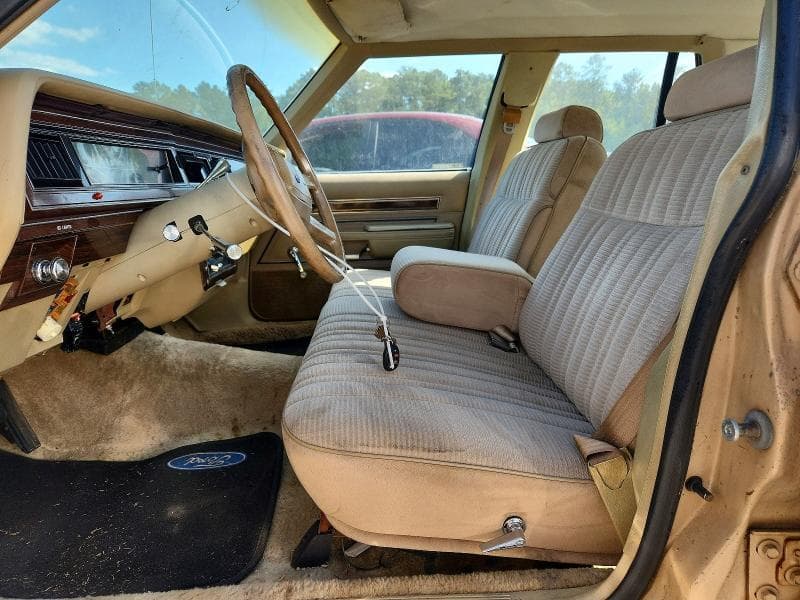 1985 FORD LTD CROWN VICTORIA 7