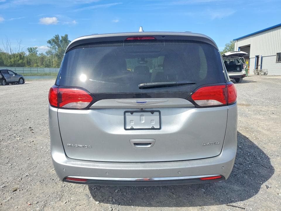 2019 CHRYSLER PACIFICA LIMITED 6