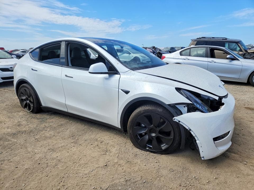 2023 TESLA MODEL Y 4