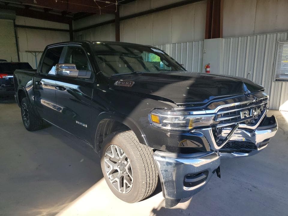 2027 RAM 1500 LARAMIE 4