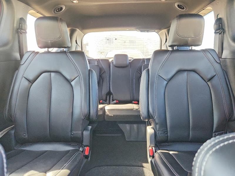 2023 CHRYSLER PACIFICA TOURING L 10