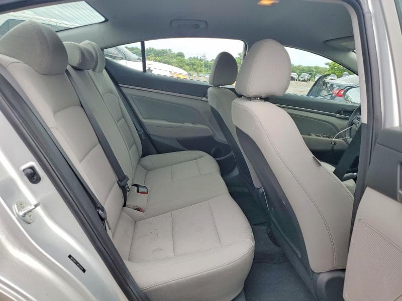 2018 HYUNDAI ELANTRA SEL 10