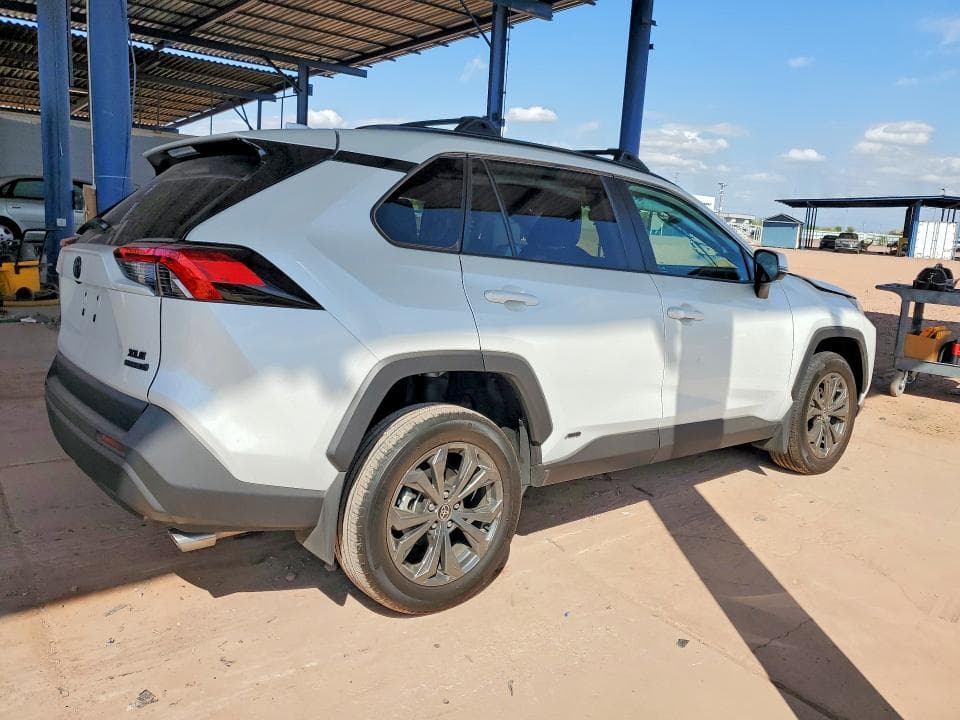 2024 TOYOTA RAV4 XLE PREMIUM 3