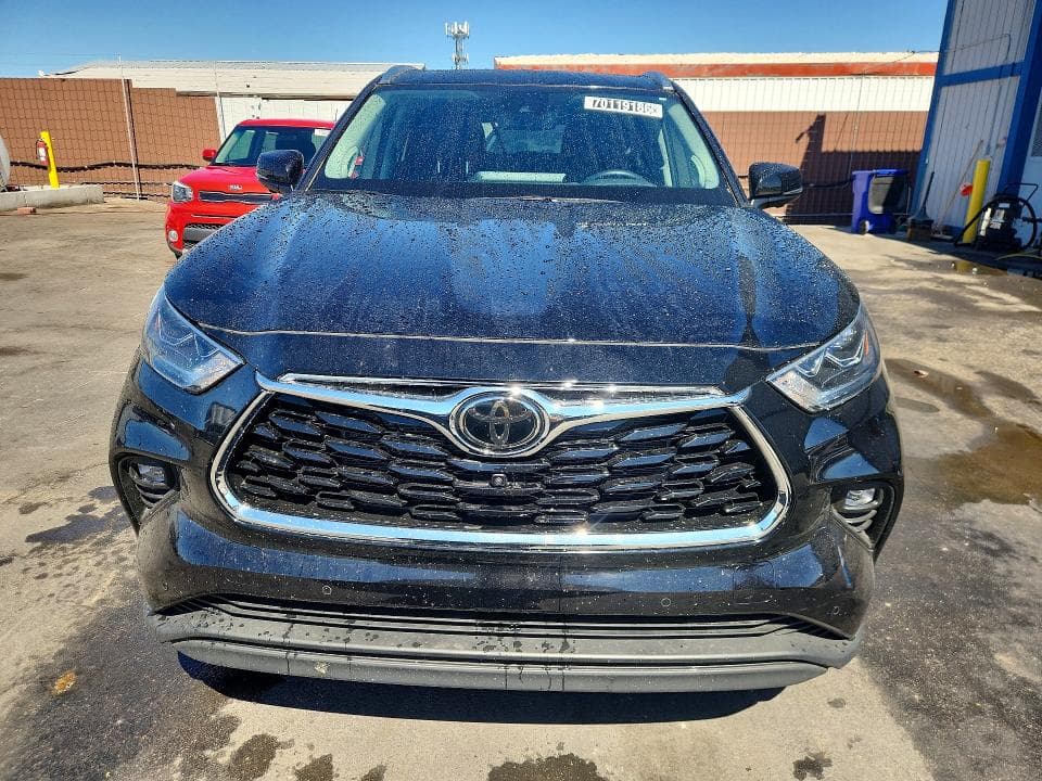 2025 TOYOTA HIGHLANDER LIMITED 5