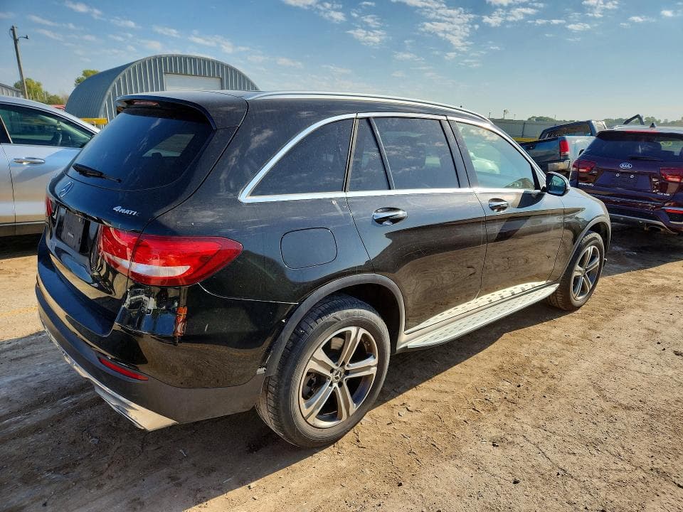 2017 MERCEDES-BENZ GLC 300 4MATIC 3