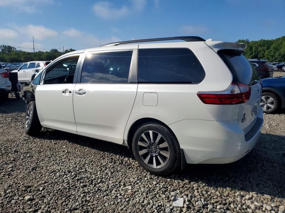 2019 TOYOTA SIENNA XLE 7-PASSENGER 2