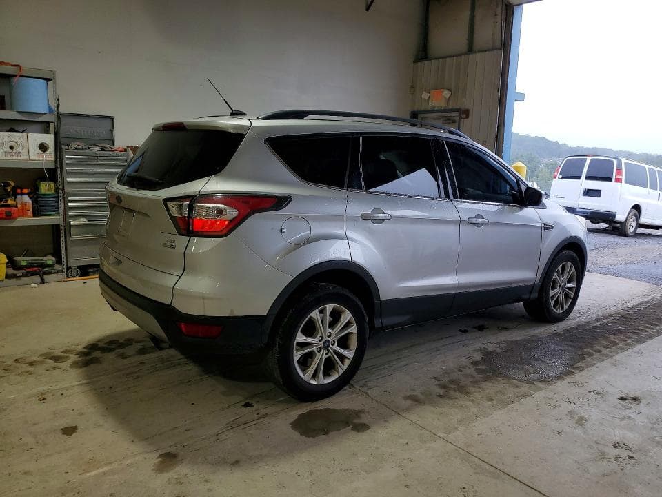 2018 FORD ESCAPE SE 3
