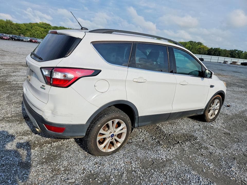 2018 FORD ESCAPE SE 3