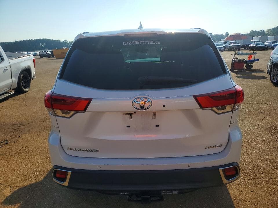 2017 TOYOTA HIGHLANDER LIMITED 6