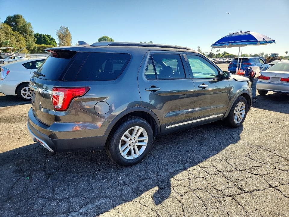 2017 FORD EXPLORER XLT 3