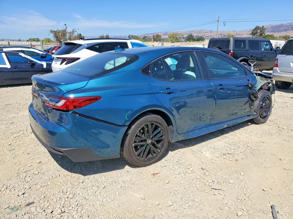 2026 TOYOTA CAMRY SE 3