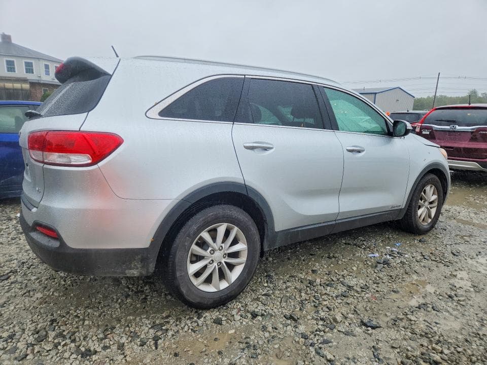2018 KIA SORENTO LX V6 3