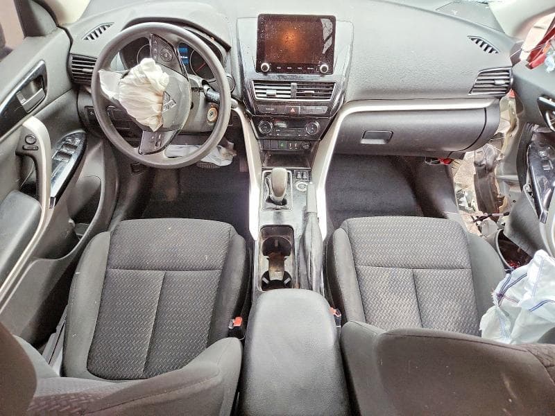 2023 MITSUBISHI ECLIPSE CROSS LE 8