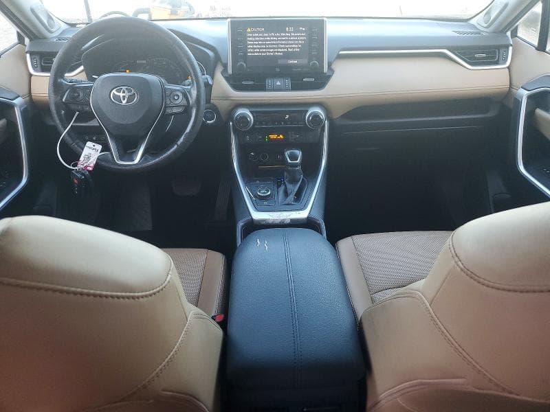 2019 TOYOTA RAV4 LIMITED 8