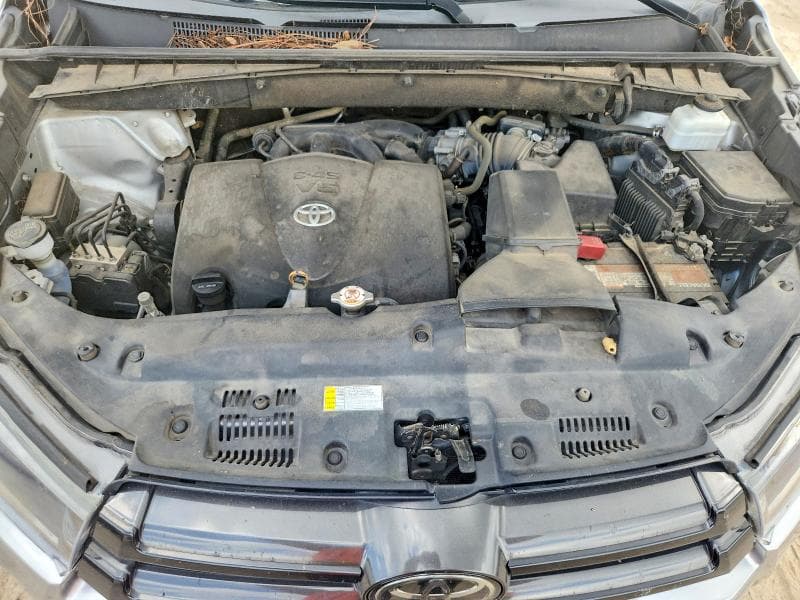 2019 TOYOTA HIGHLANDER SE 12