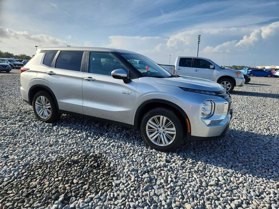 2024 MITSUBISHI OUTLANDER ES 4