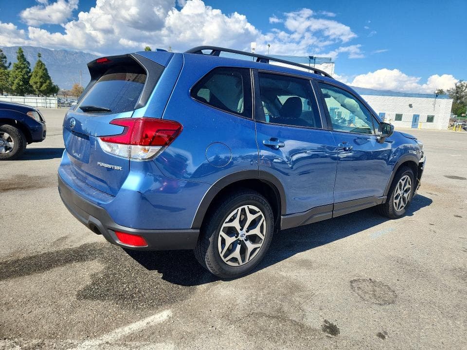 2023 SUBARU FORESTER PREMIUM 3