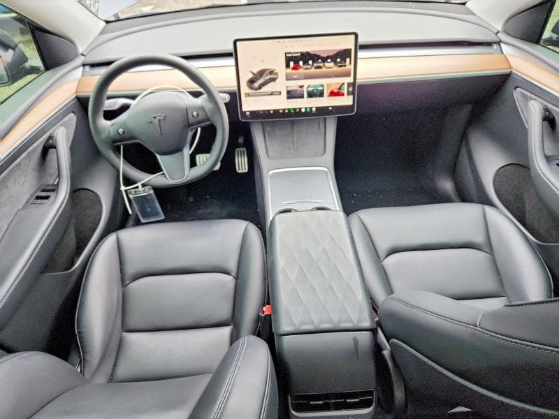 2023 TESLA MODEL  Y 8