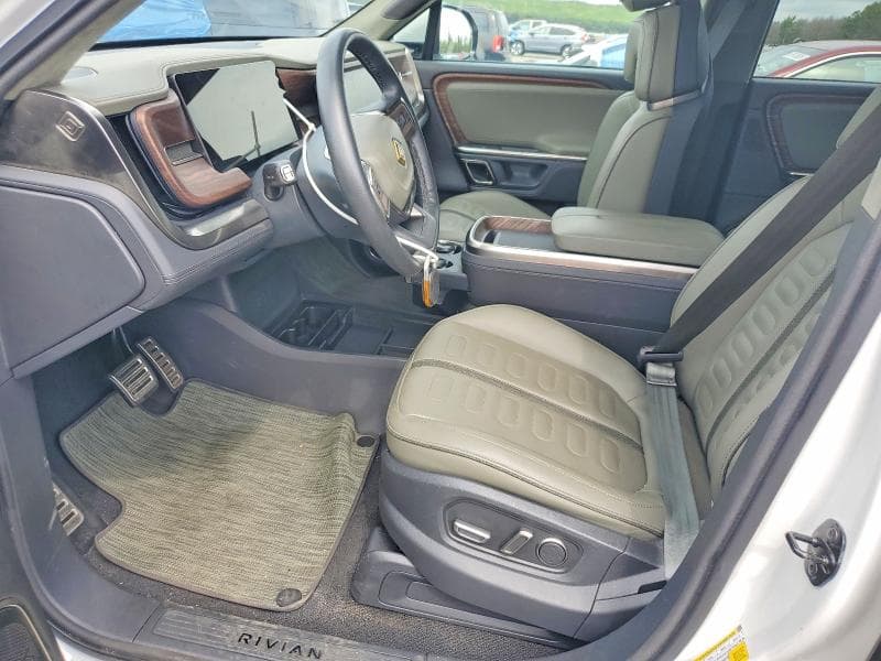 2023 RIVIAN R1S ADVENTURE 7