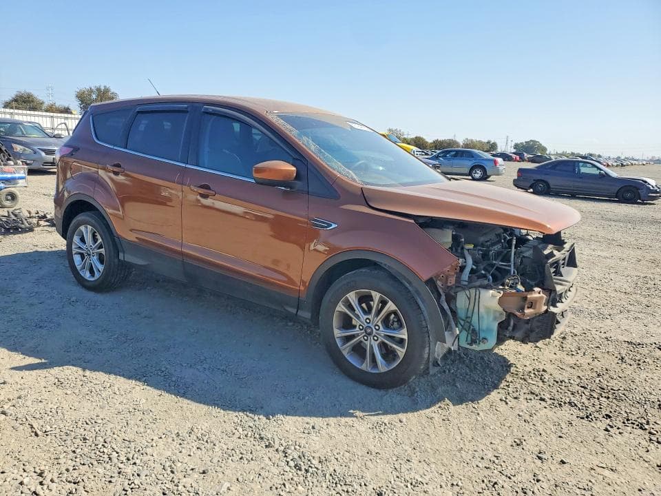 2017 FORD ESCAPE SE 4