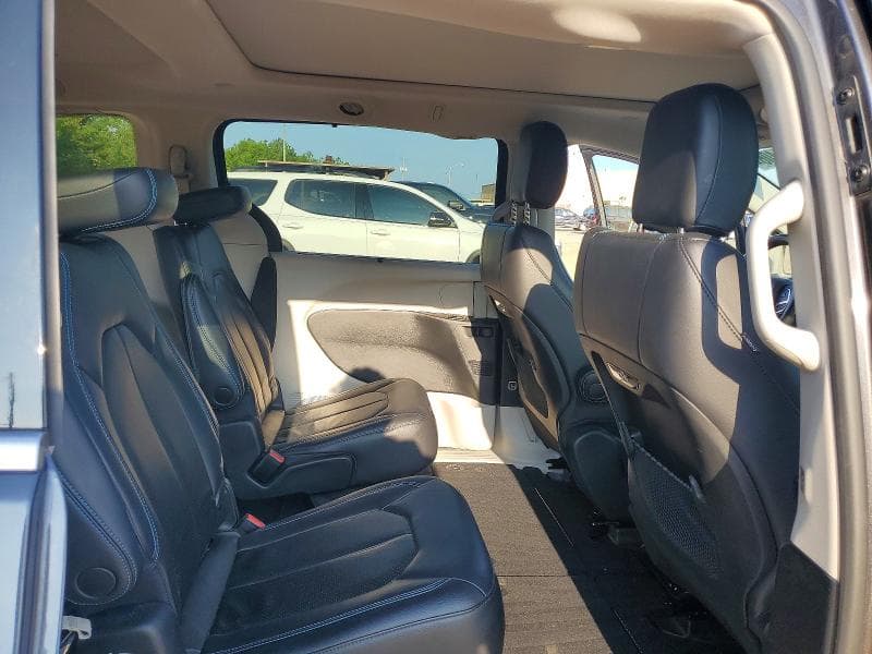 2021 CHRYSLER PACIFICA TOURING L 11