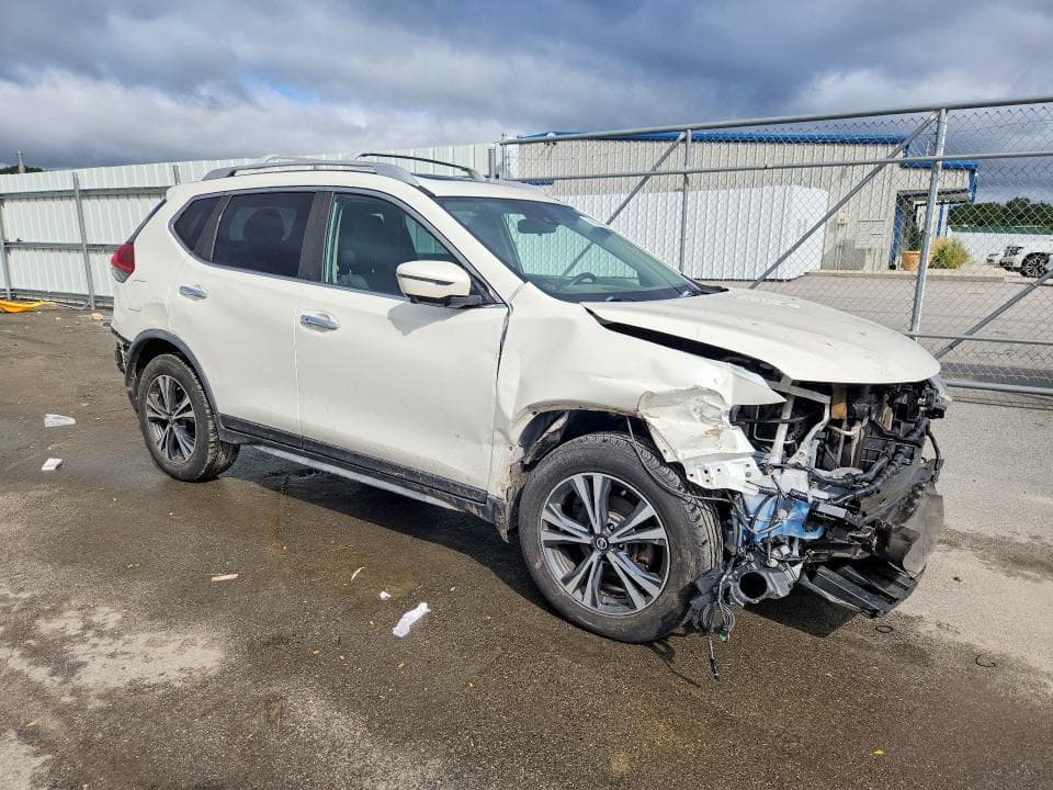 2020 NISSAN ROGUE SV 4