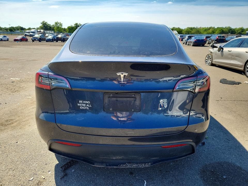 2024 TESLA MODEL Y 6