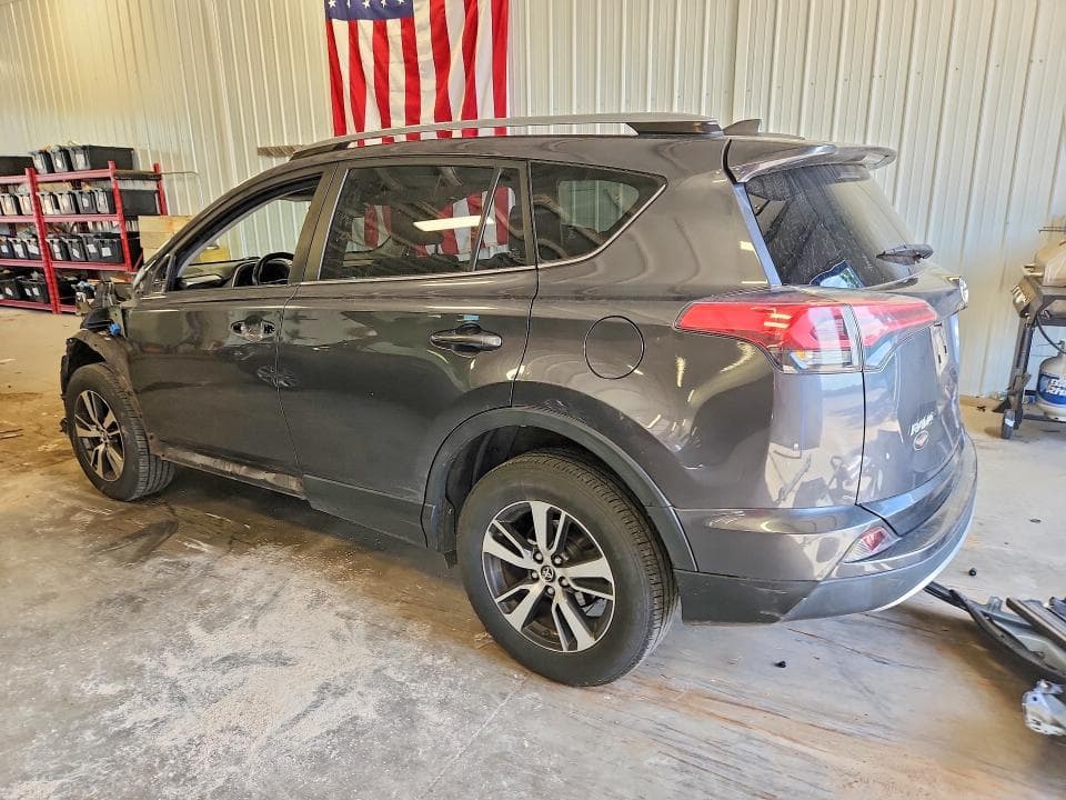 2018 TOYOTA RAV4 XLE 2