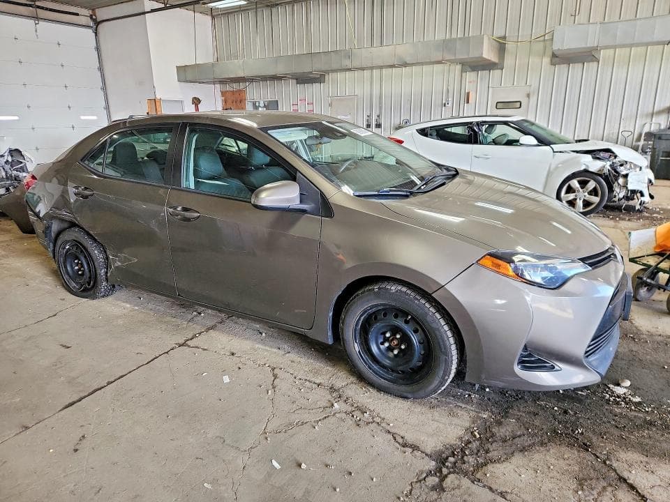 2017 TOYOTA COROLLA LE 4
