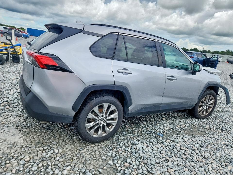 2021 TOYOTA RAV4 XLE PREMIUM 3