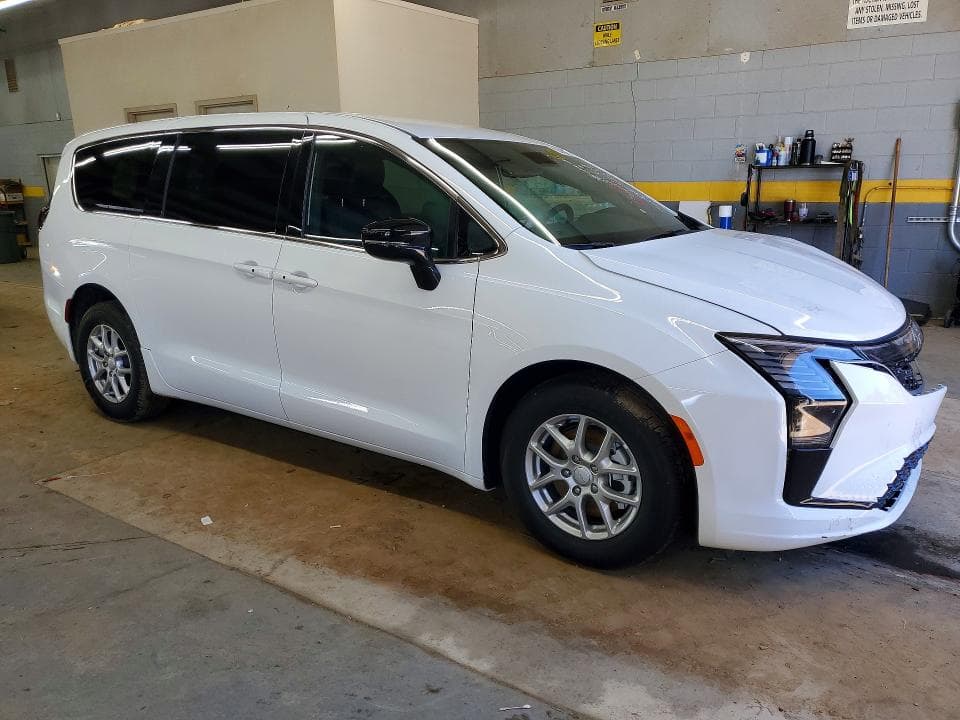 2027 CHRYSLER PACIFICA SELECT 4