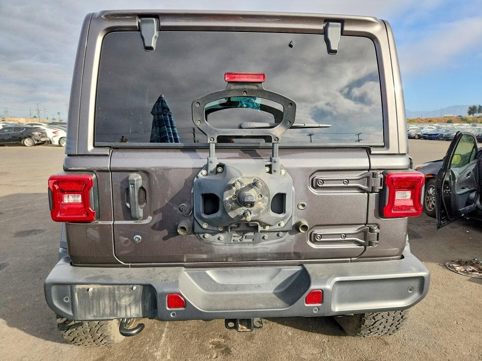 2018 JEEP WRANGLER UNLIMITED SAHARA 6