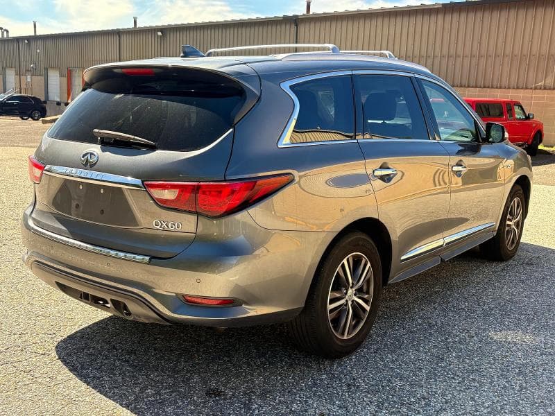 2017 INFINITI QX60 BASE 4