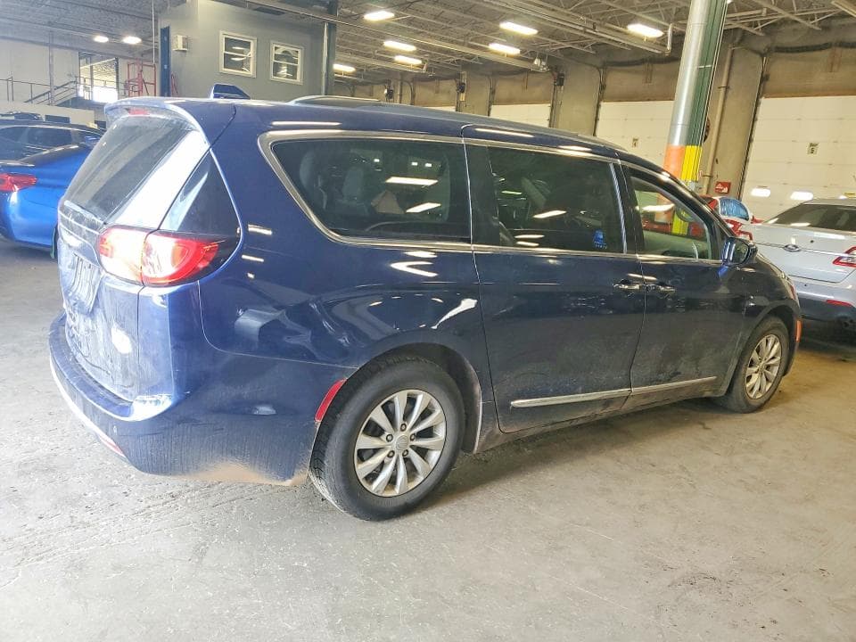 2017 CHRYSLER PACIFICA TOURING L 3