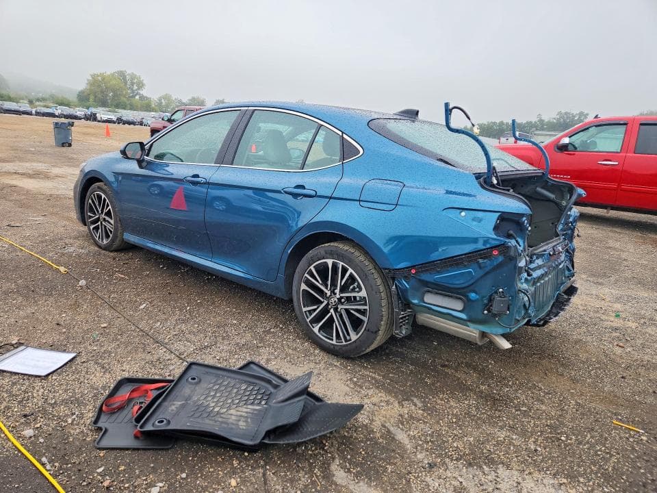2026 TOYOTA CAMRY XLE 2
